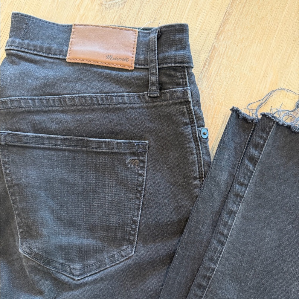 Madewell Charcoal Black Skinny Jeans with Raw Edge 26T